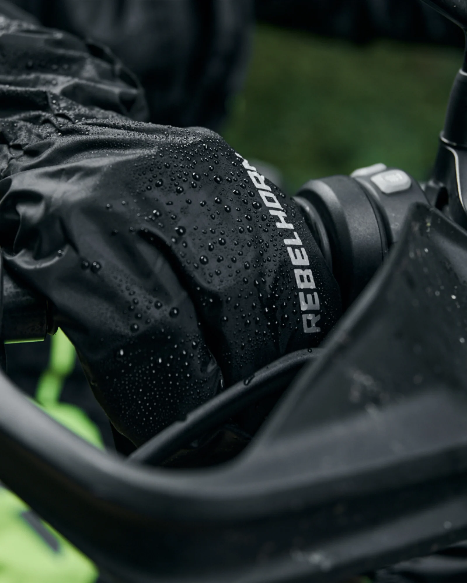 Bolt Glove Rain Covers Black - Image 5