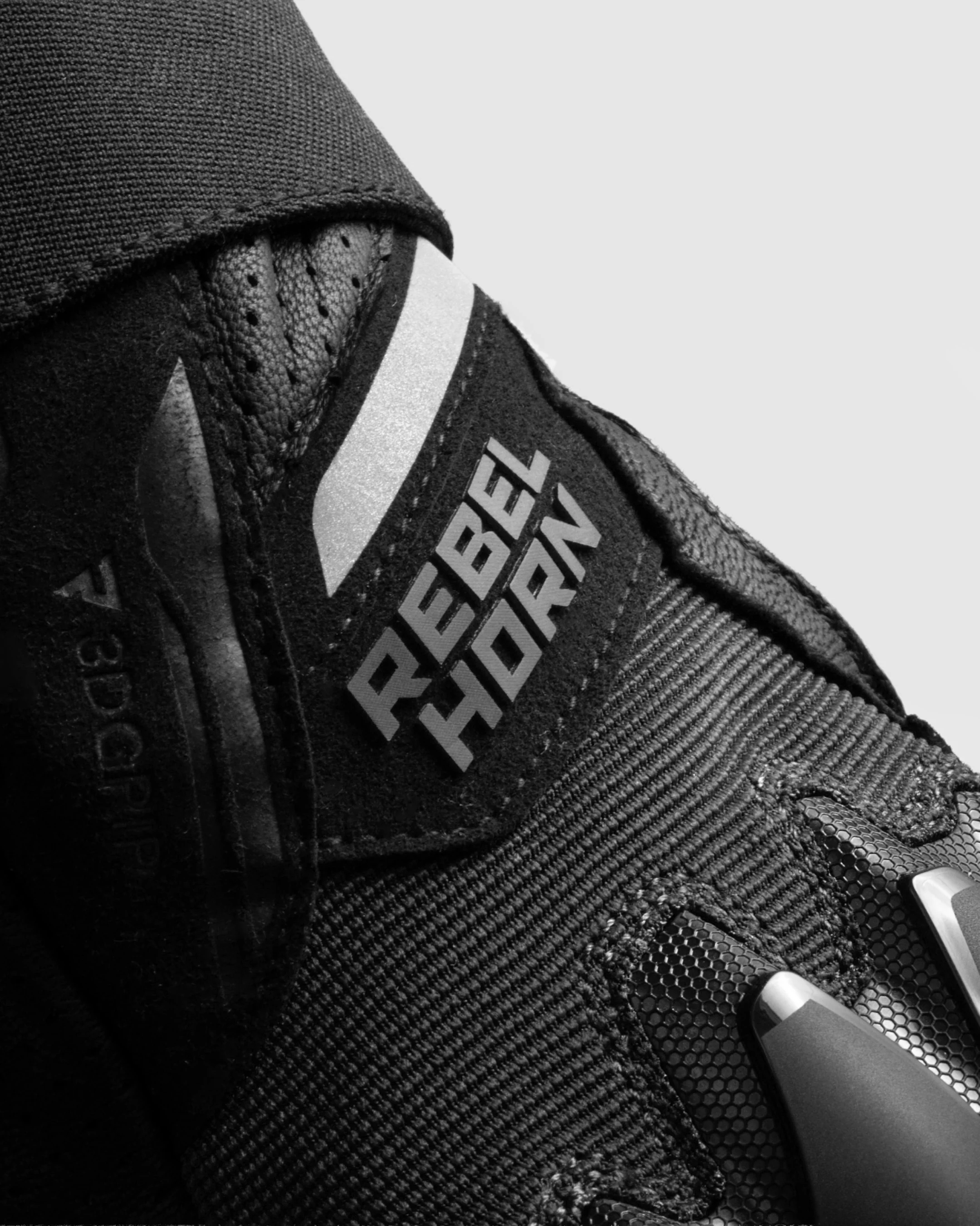 Defender Motorcycle Gloves Black - Image 10