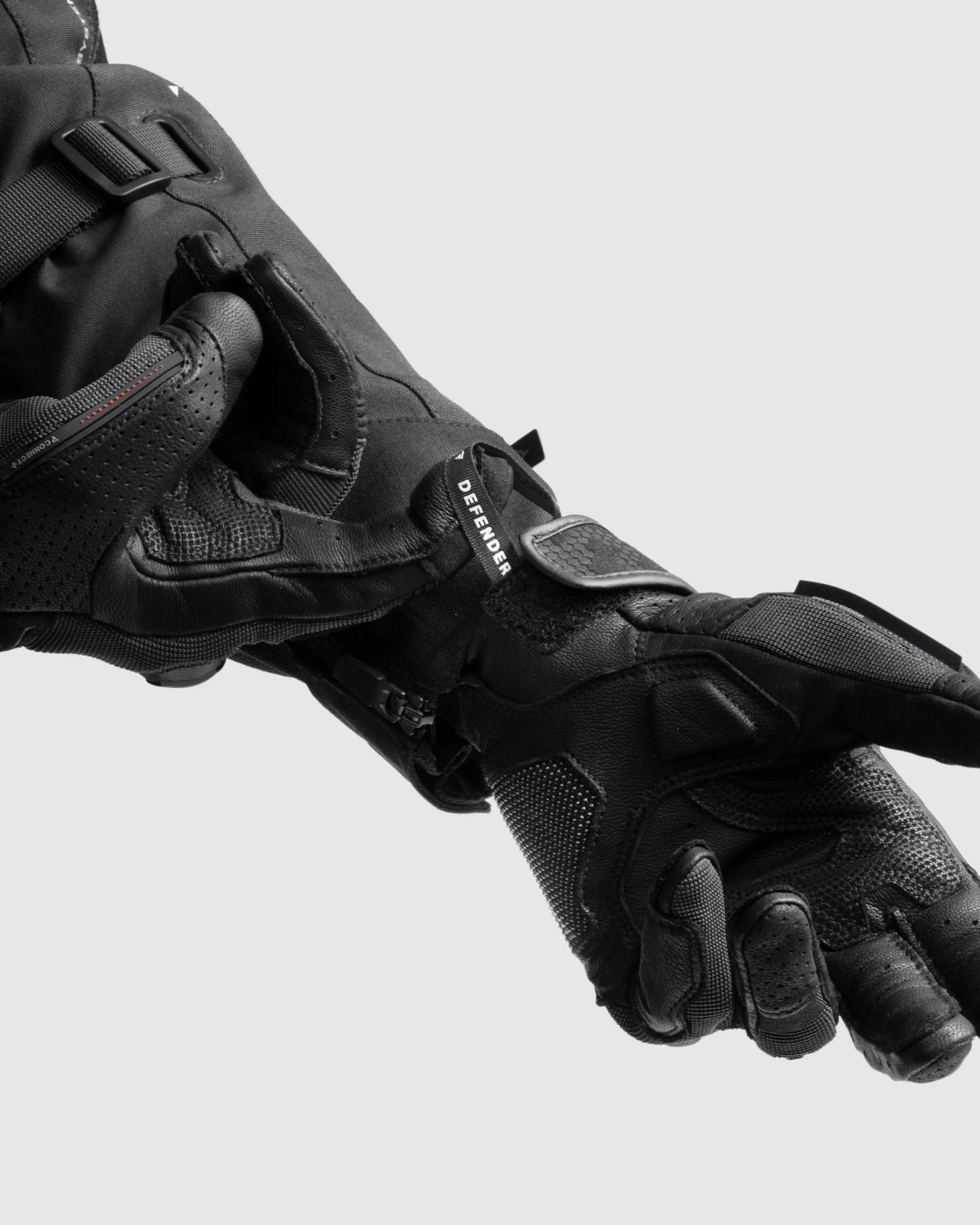 Defender Motorcycle Gloves Black - Image 4