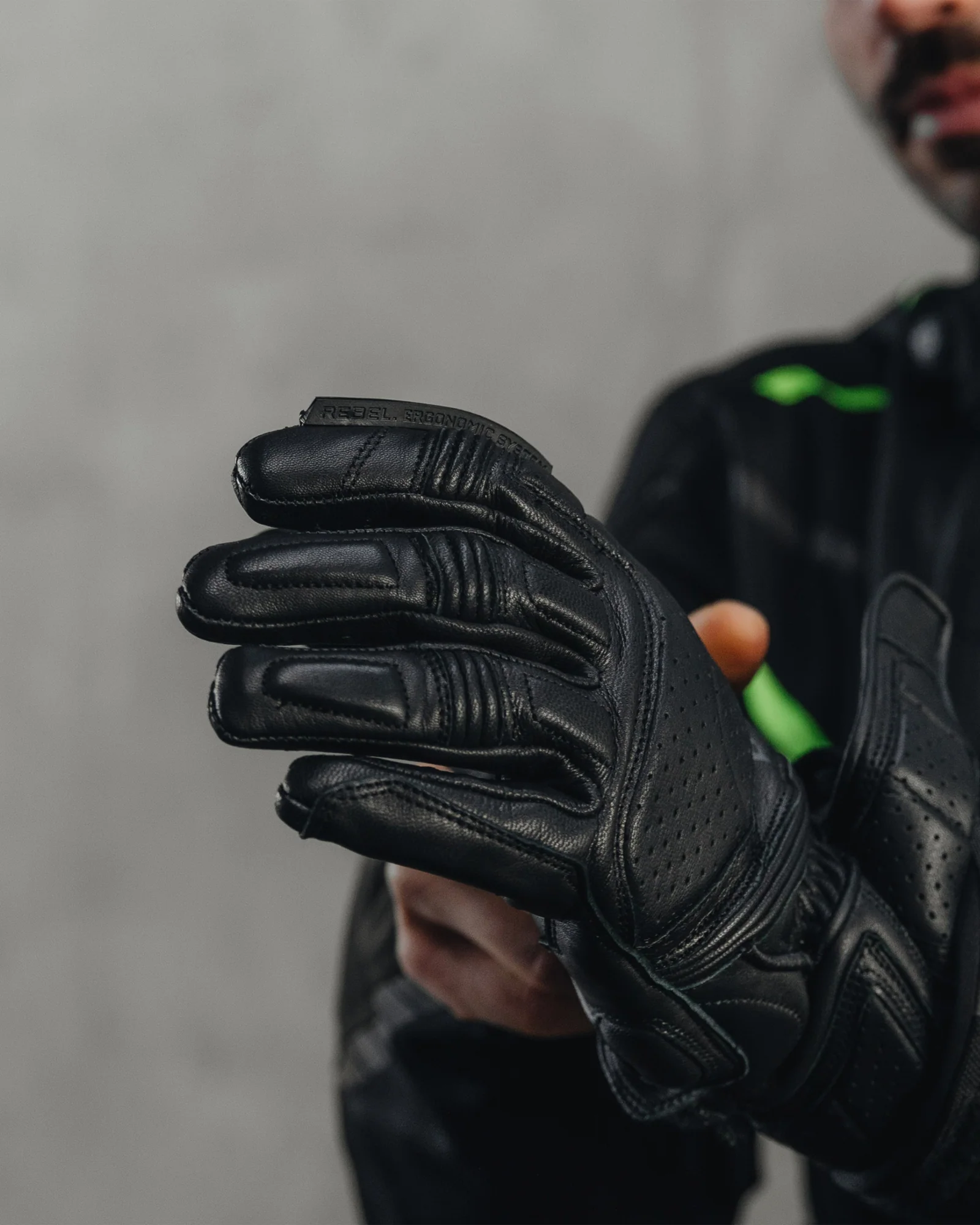 Hike II Motorcycle Gloves Black - Image 3