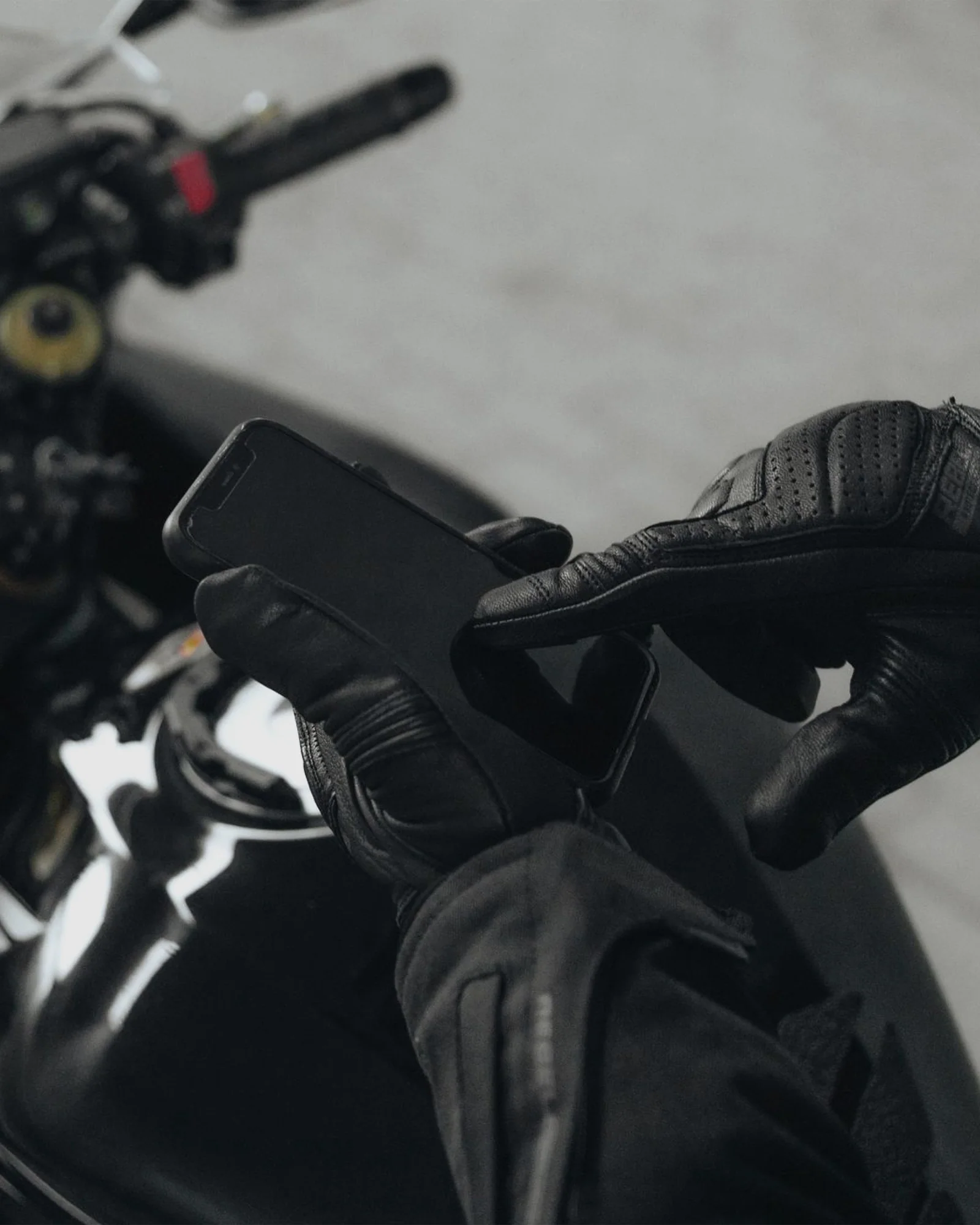 Hike II Motorcycle Gloves Black - Image 5