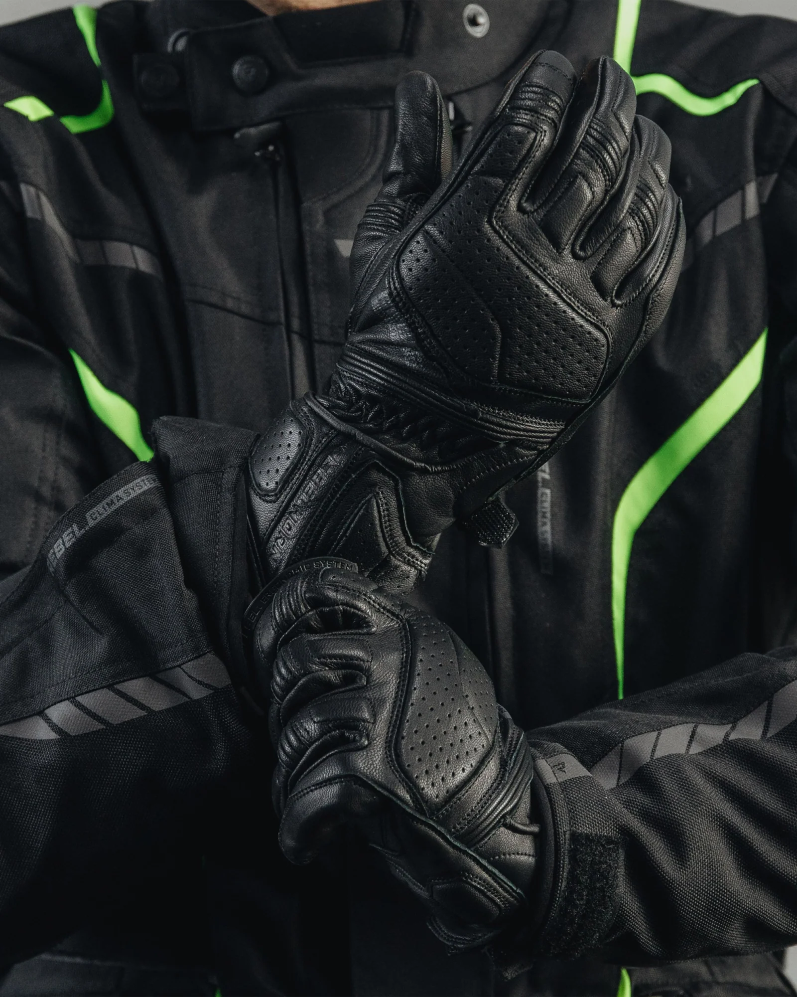 Hike II Motorcycle Gloves Black - Image 8