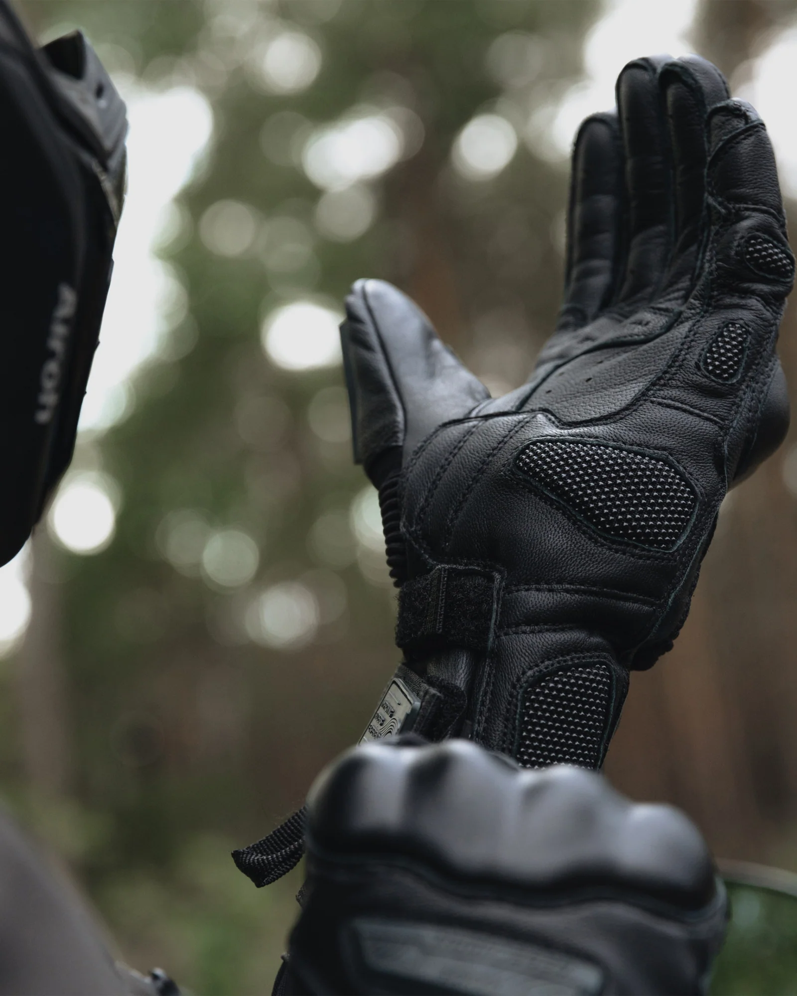 Range Motorcycle Gloves Black - Image 10