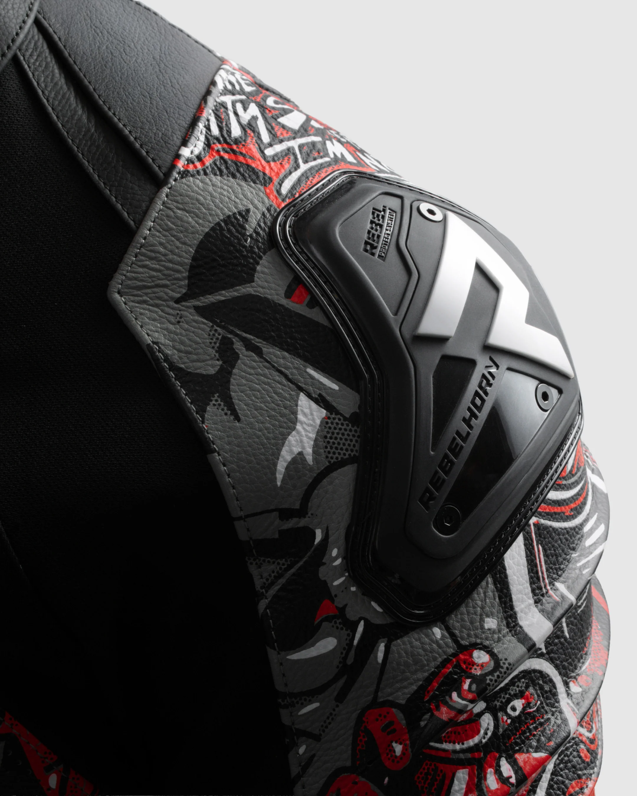 Vandal 2 Motorcycle Leather Jacket Cruze - Image 10