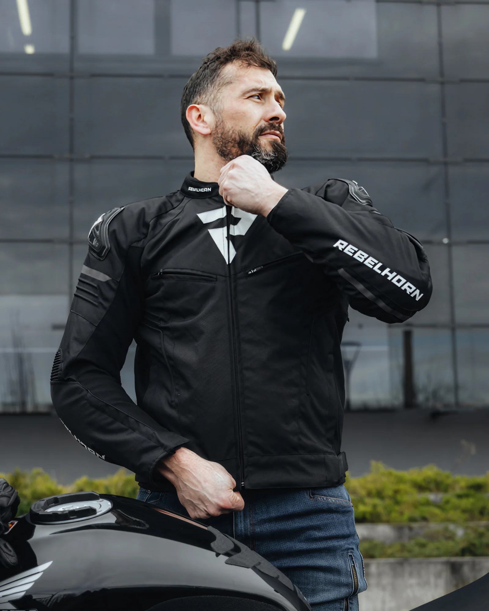 Vandal Motorcycle Jacket Black White - Image 3