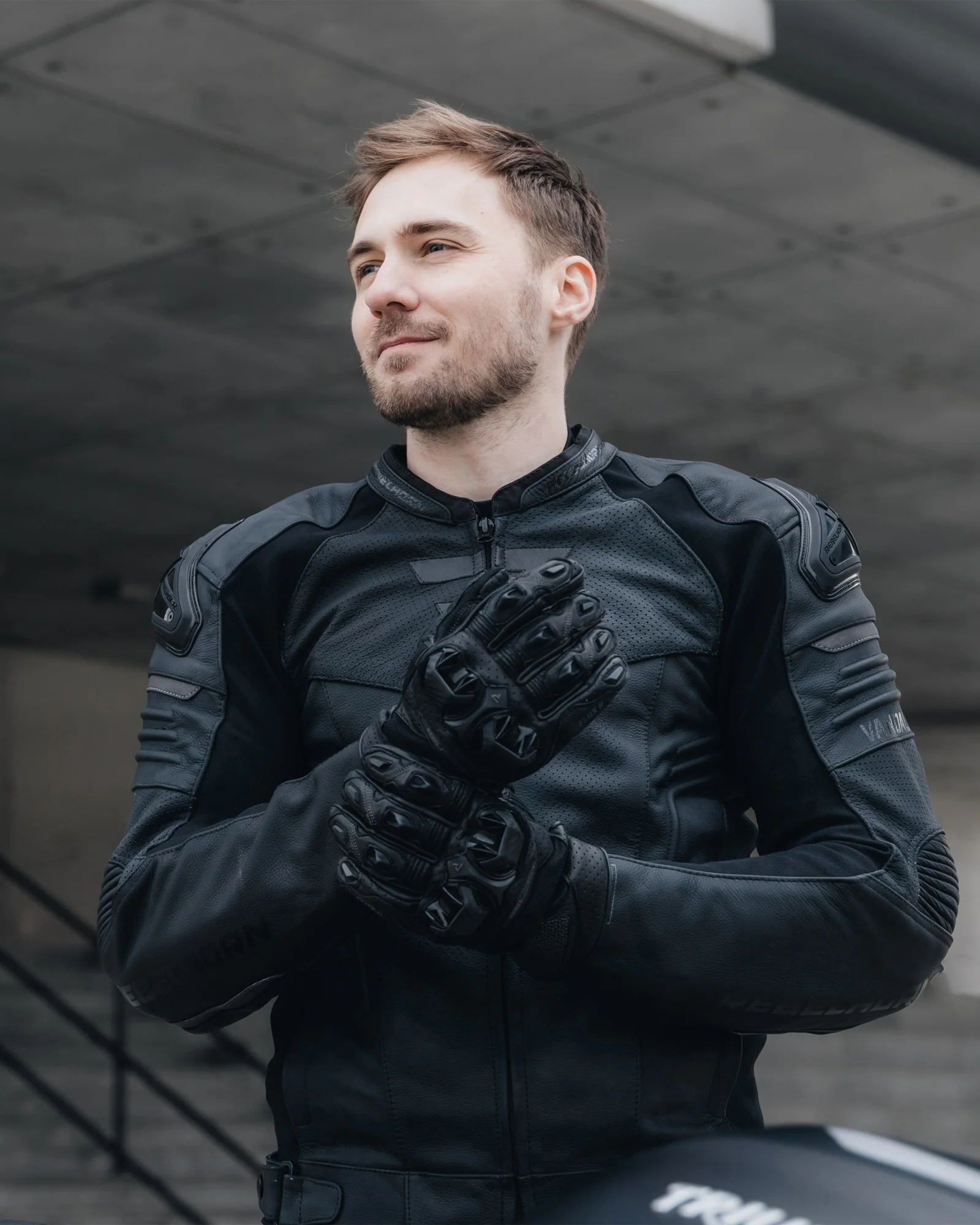 Vandal Motorcycle Leather Jacket Black - Image 11