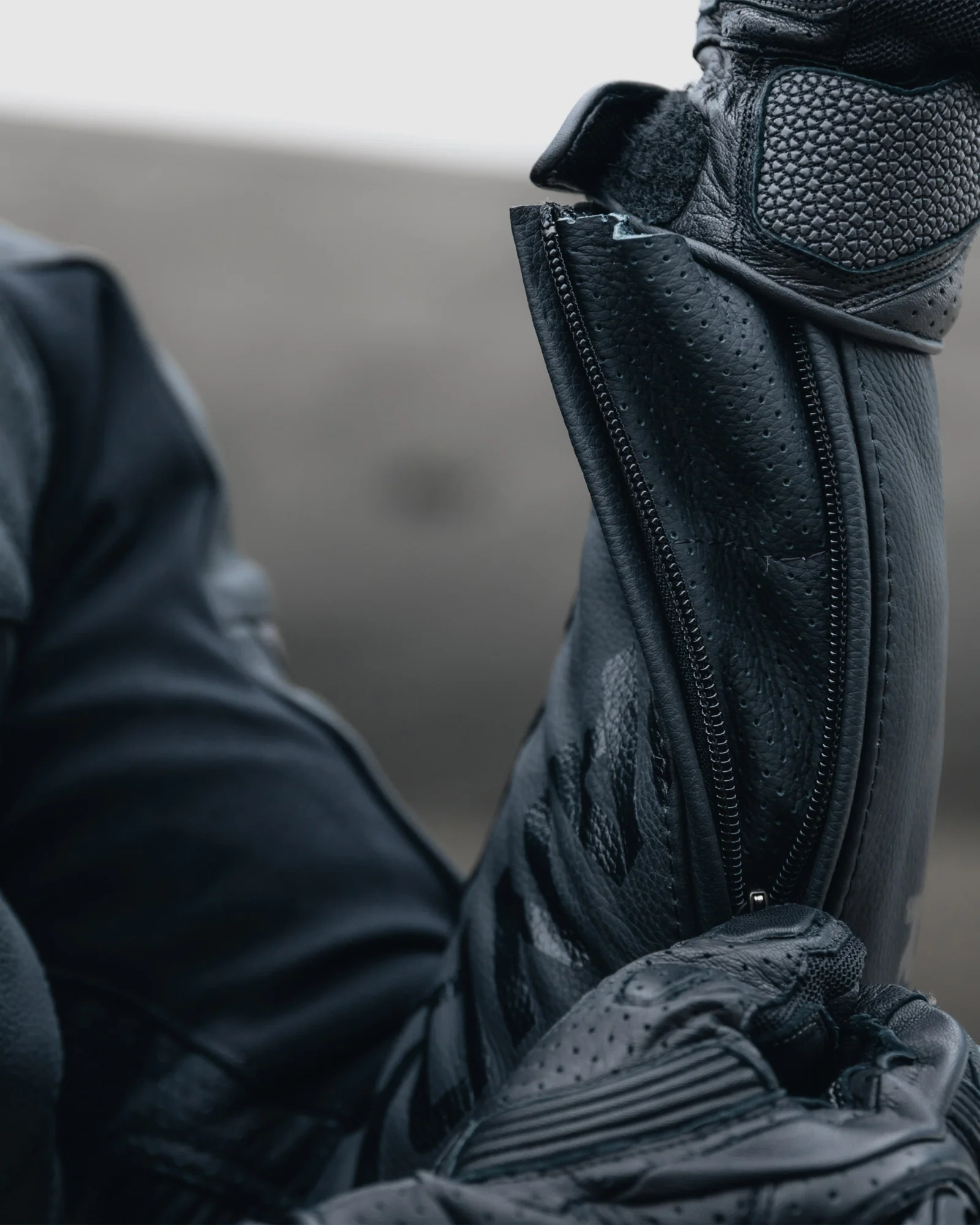 Vandal Motorcycle Leather Jacket Black - Image 5