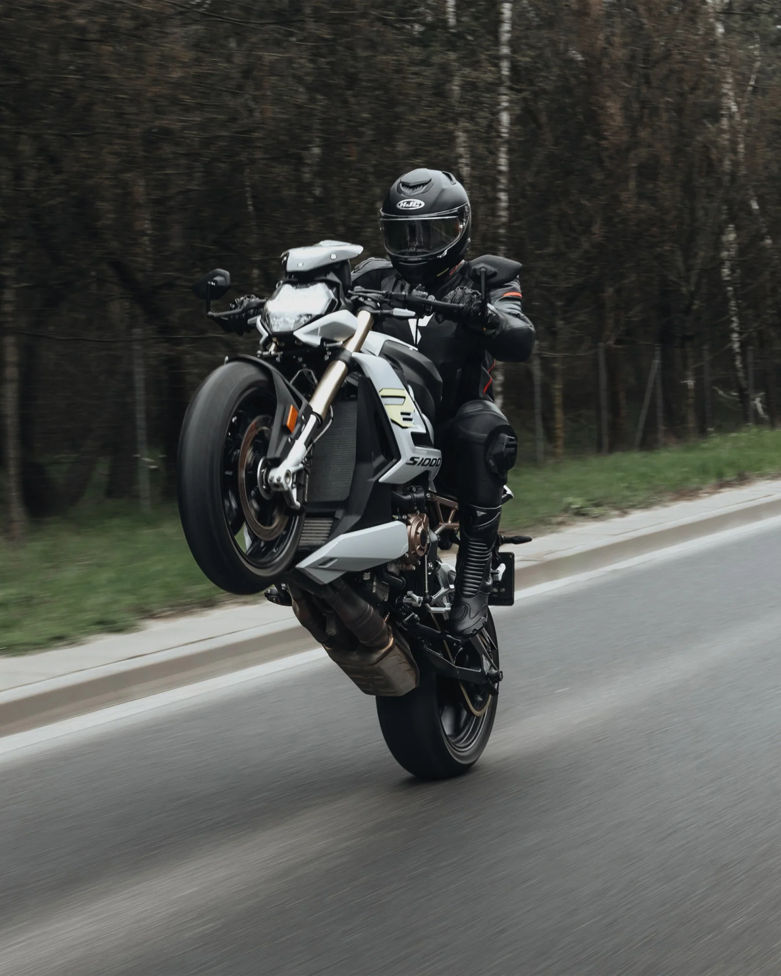Veloce Leather Motorcycle Pants Black - Image 11